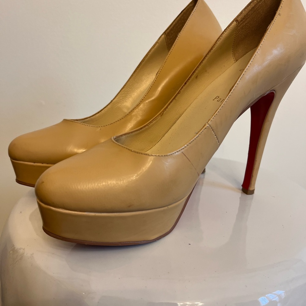 Designer inspired nude pumps size 40EUR